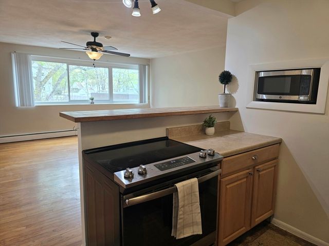 31 Jones Ter 22, Stoughton, MA 02072