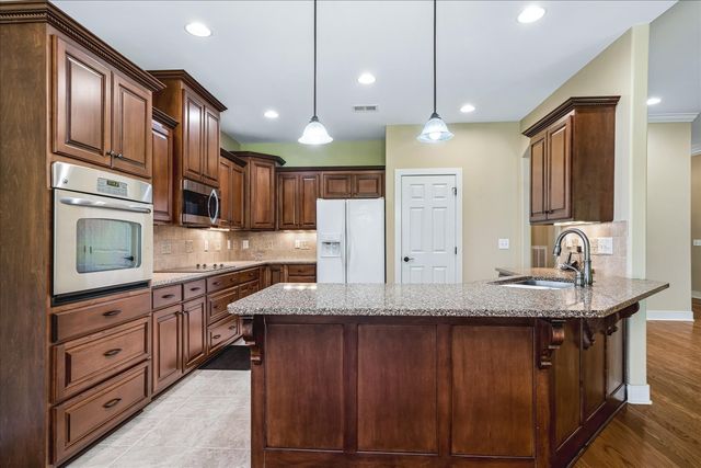 112 Silverstone Ln, Hermitage, TN 37076