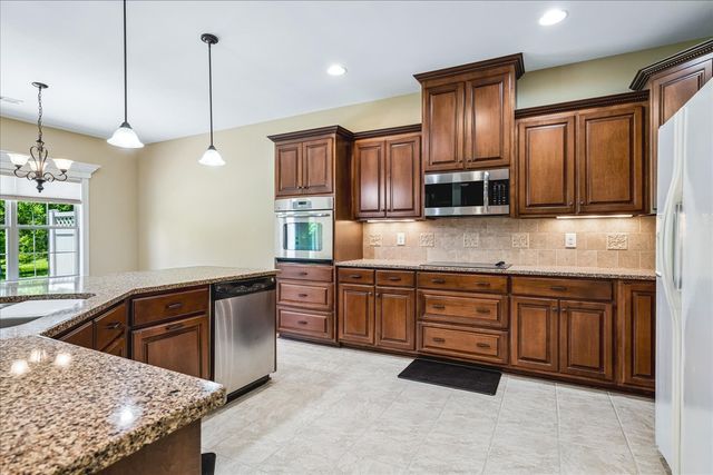 112 Silverstone Ln, Hermitage, TN 37076