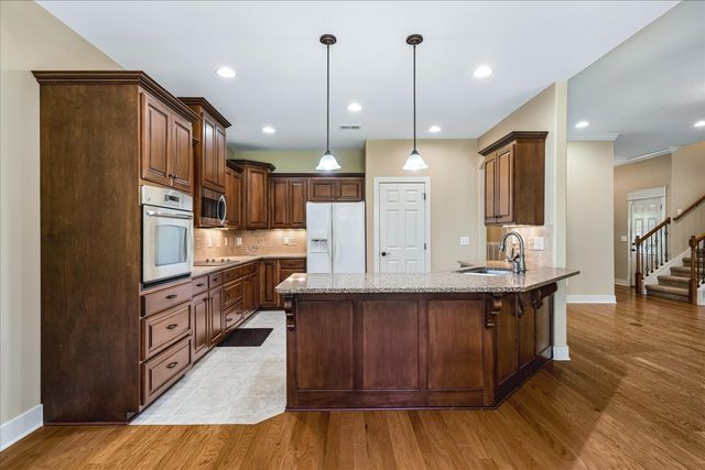 112 Silverstone Ln, Hermitage, TN 37076