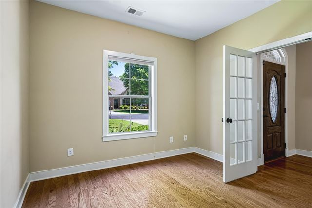 112 Silverstone Ln, Hermitage, TN 37076