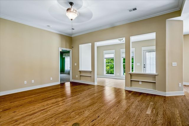 112 Silverstone Ln, Hermitage, TN 37076
