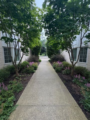 701 Ridge Road 1D, Wilmette, IL 60091