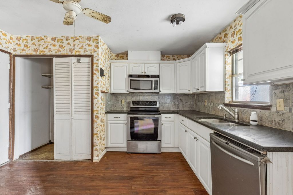 2217 Lockwood Drive, Carrollton, TX 75007 — photo 5