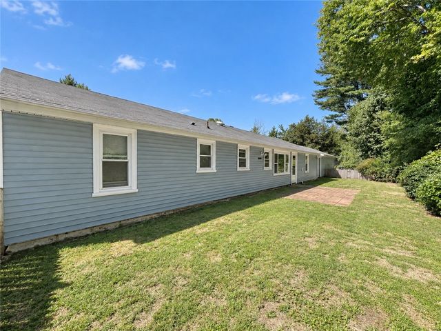 16 Sandra Drive, North Kingstown, RI 02852