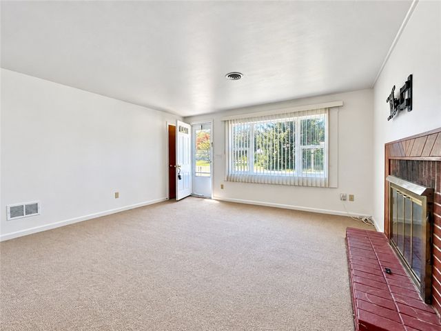 16 Sandra Drive, North Kingstown, RI 02852