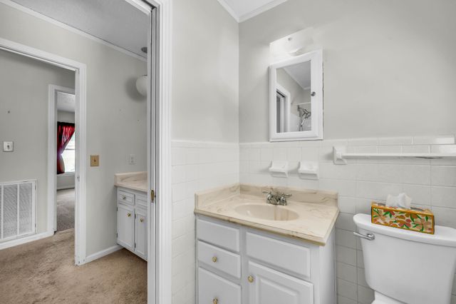 102 Bullock Dr, Clarksville, TN 37040