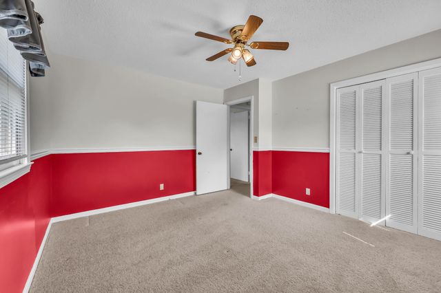 102 Bullock Dr, Clarksville, TN 37040