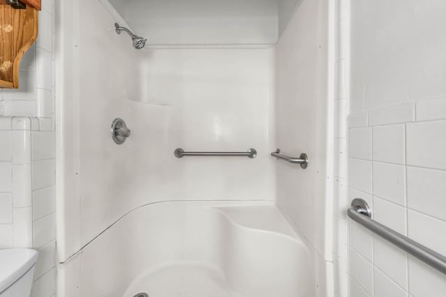 102 Bullock Dr, Clarksville, TN 37040