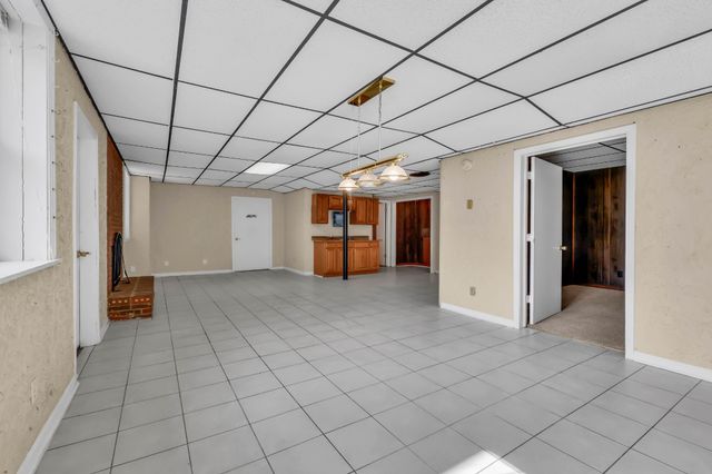 102 Bullock Dr, Clarksville, TN 37040
