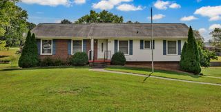 102 Bullock Dr, Clarksville, TN 37040