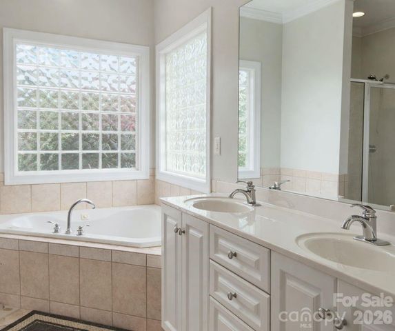 1081 Horse Rock Road, Hickory, NC 28602