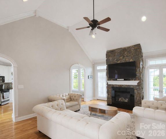 1081 Horse Rock Road, Hickory, NC 28602