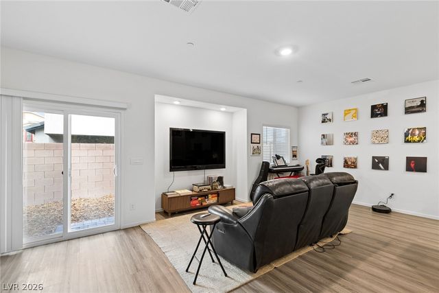7910 Aurora Sky Street, North Las Vegas, NV 89084