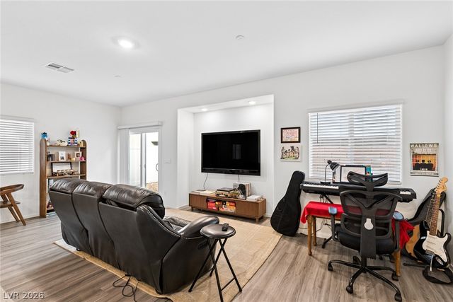 7910 Aurora Sky Street, North Las Vegas, NV 89084
