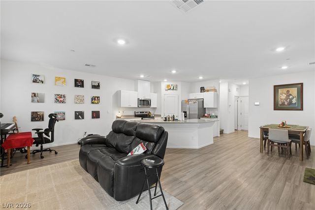 7910 Aurora Sky Street, North Las Vegas, NV 89084