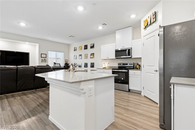 7910 Aurora Sky Street, North Las Vegas, NV 89084