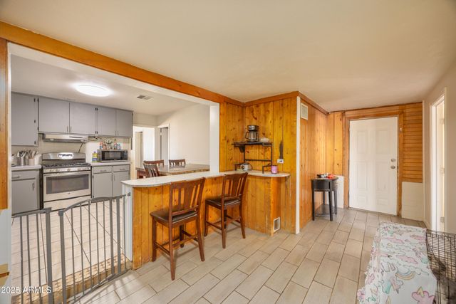 2736 W EL CAMINITO Drive, Phoenix, AZ 85051