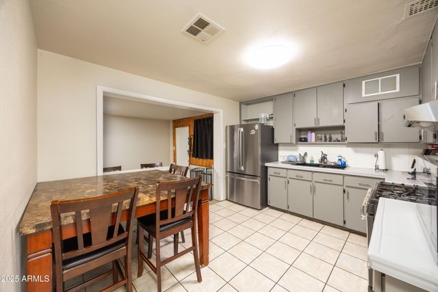 2736 W EL CAMINITO Drive, Phoenix, AZ 85051