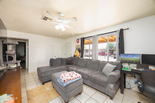 2736 W EL CAMINITO Drive, Phoenix, AZ 85051