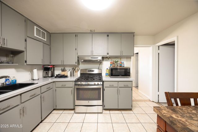 2736 W EL CAMINITO Drive, Phoenix, AZ 85051