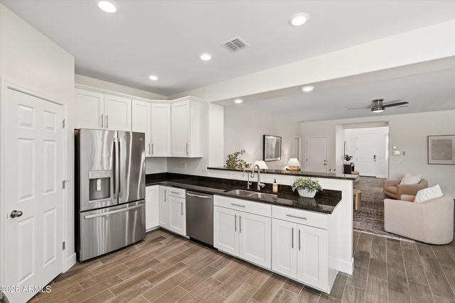 3365 E HONEYSUCKLE Place, Chandler, AZ 85286