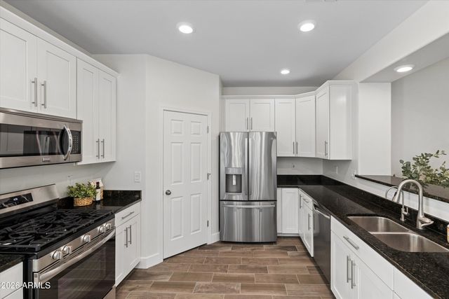 3365 E HONEYSUCKLE Place, Chandler, AZ 85286