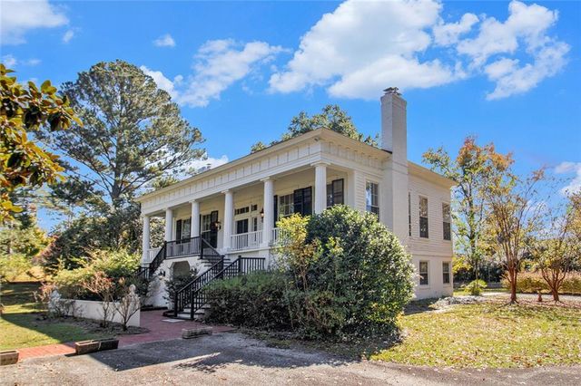 112 Hillcrest Road, West Point, GA 31833