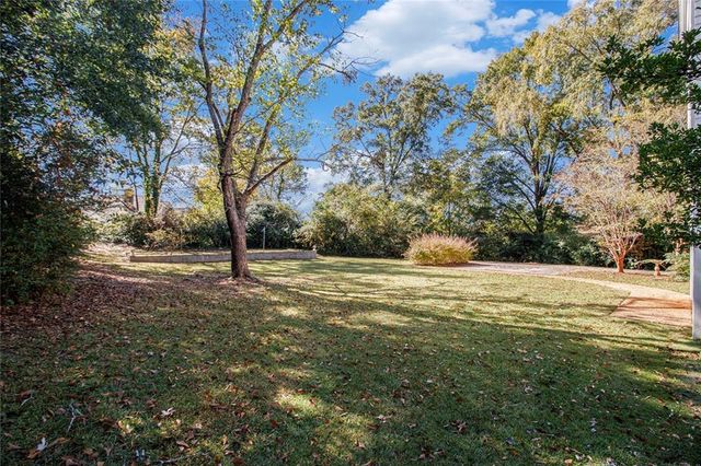 112 Hillcrest Road, West Point, GA 31833