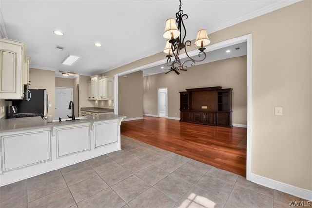 13672 Old Ivey Dr, Northport, AL 35475