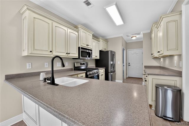 13672 Old Ivey Dr, Northport, AL 35475