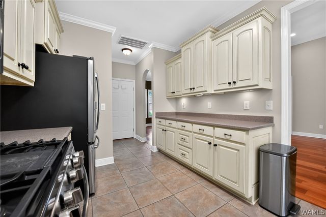 13672 Old Ivey Dr, Northport, AL 35475
