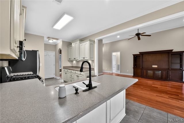 13672 Old Ivey Dr, Northport, AL 35475