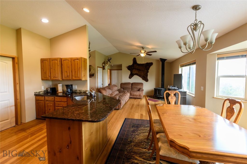 130 Christine Lane, Dillon, MT 59725 photo 2