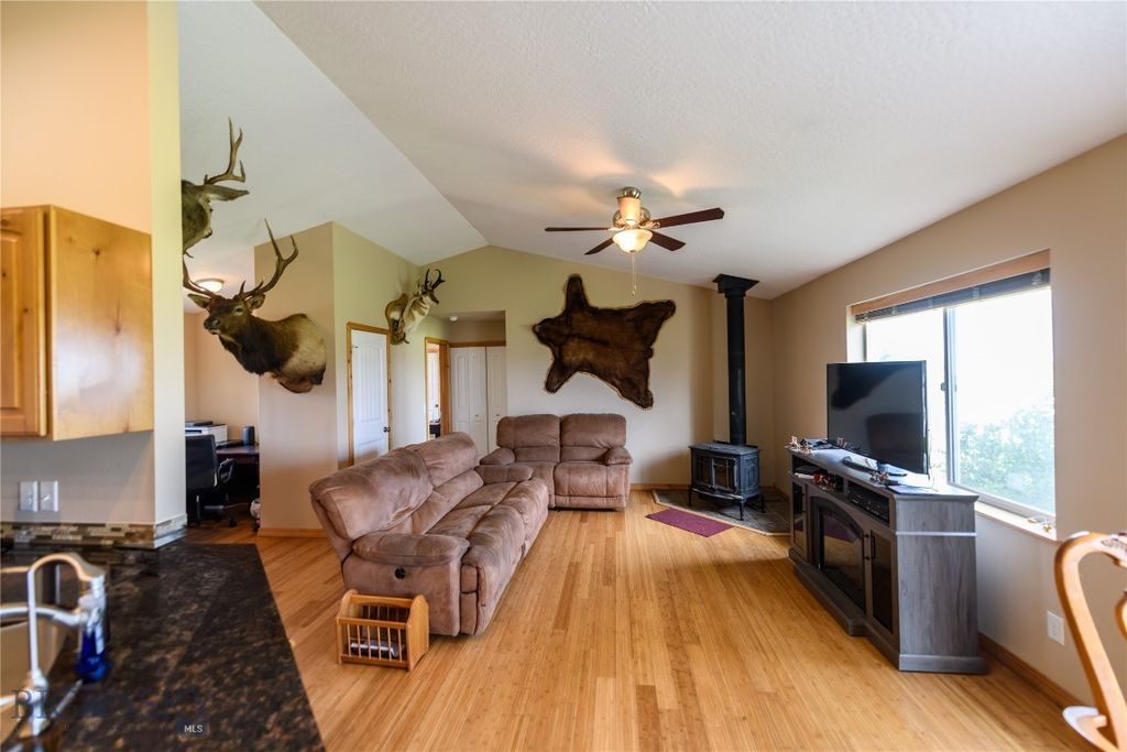 130 Christine Lane, Dillon, MT 59725 photo 4