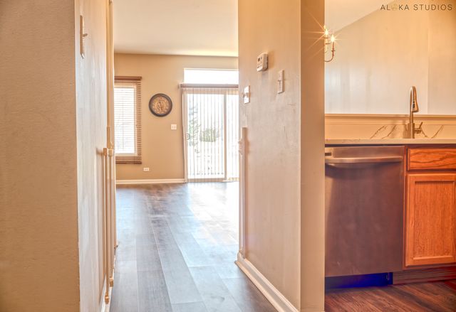 1850 Wisteria Drive, Aurora, IL 60503