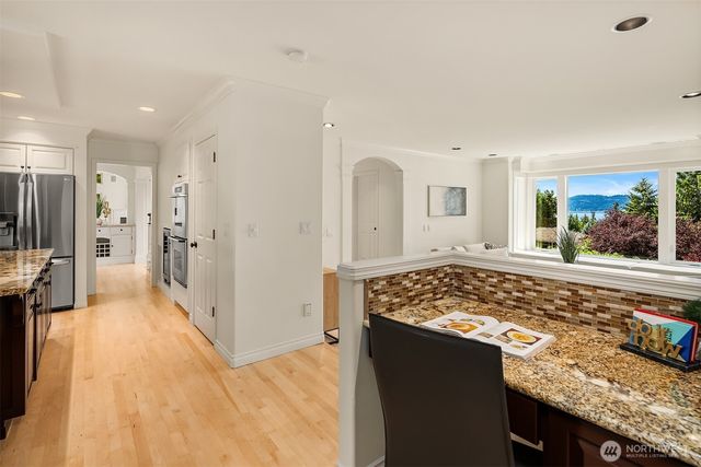 20230 NE 18th Place, Sammamish, WA 98074