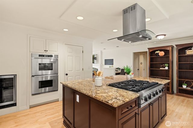 20230 NE 18th Place, Sammamish, WA 98074