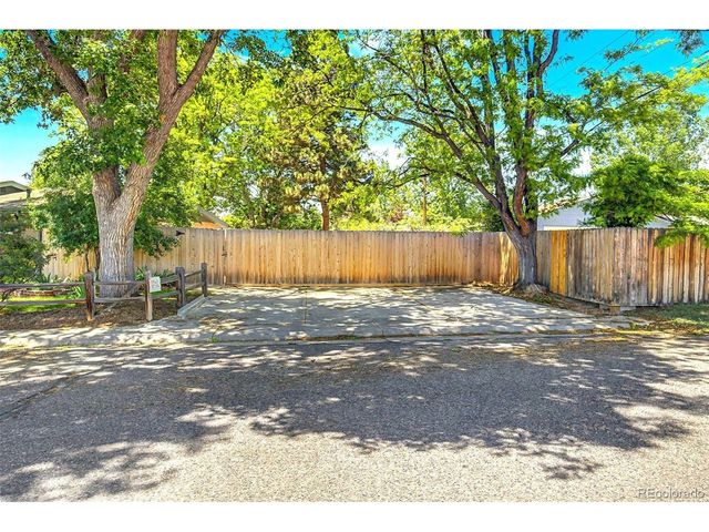 1661 Allison St, Lakewood, CO 80214
