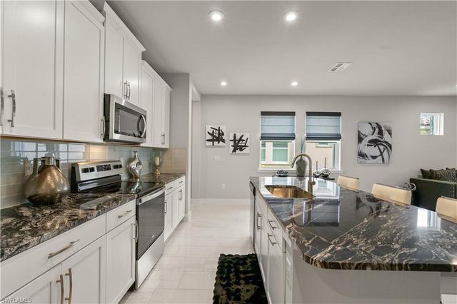 10355 Bonavie Cove DR, Fort Myers, FL 33966