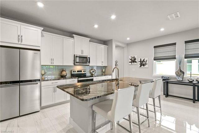 10355 Bonavie Cove DR, Fort Myers, FL 33966