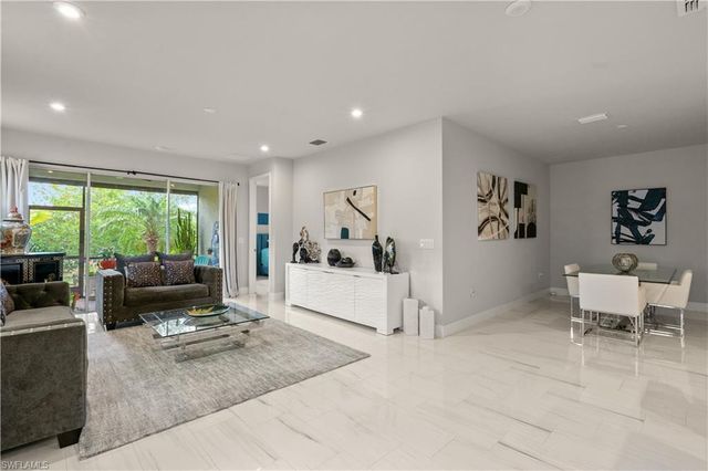 10355 Bonavie Cove DR, Fort Myers, FL 33966