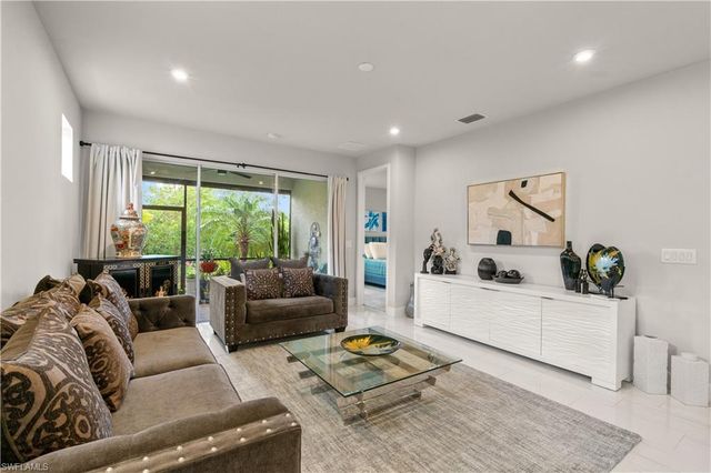 10355 Bonavie Cove DR, Fort Myers, FL 33966