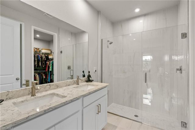 10355 Bonavie Cove DR, Fort Myers, FL 33966