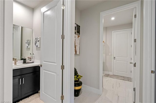 10355 Bonavie Cove DR, Fort Myers, FL 33966