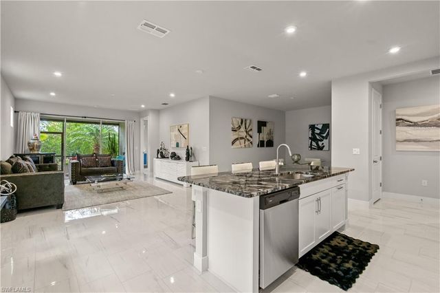 10355 Bonavie Cove DR, Fort Myers, FL 33966