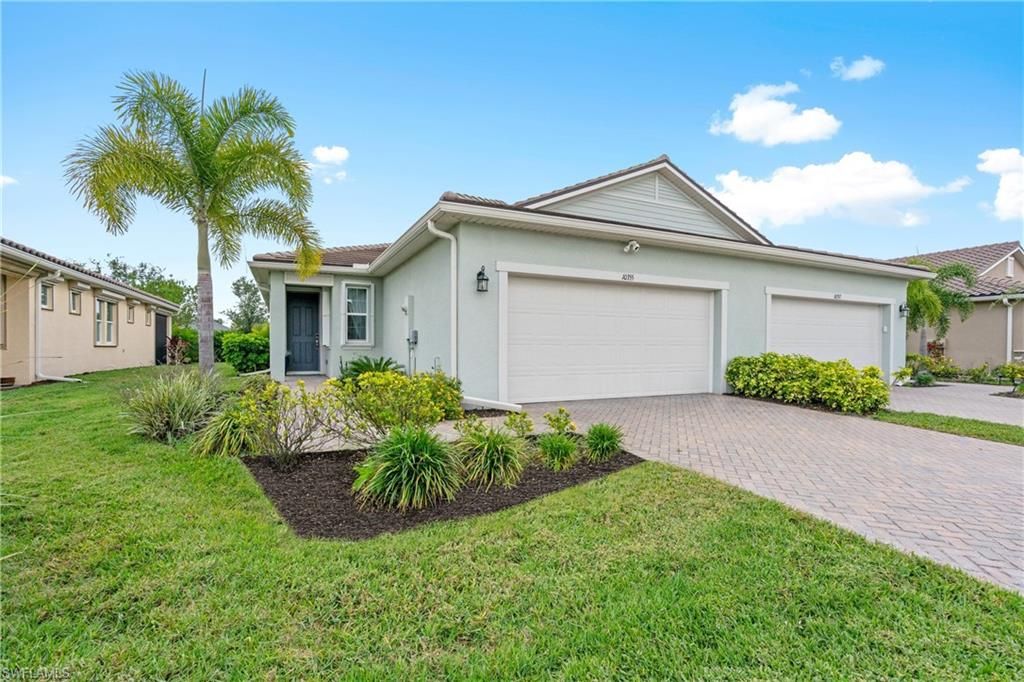 10355 Bonavie Cove DR, Fort Myers, FL 33966
