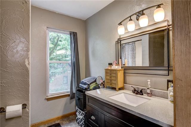 413 E Stanley Street, Thorp, WI 54771