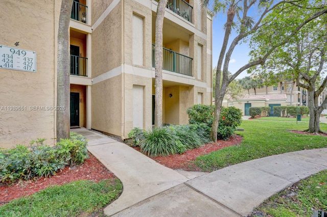 949 Riverside Dr 417, Coral Springs, FL 33071