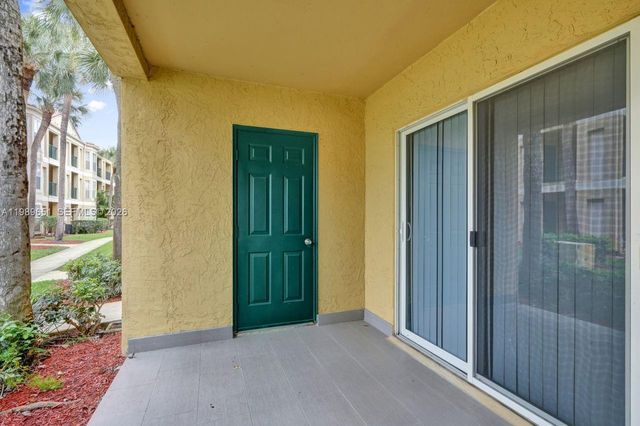 949 Riverside Dr 417, Coral Springs, FL 33071